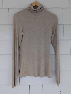NWT Universal Thread Heathered Beige Turtleneck Top Size Medium